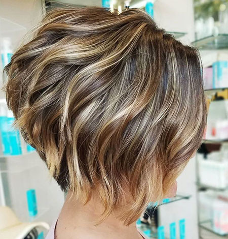 Soft Wavy Inverted Bob