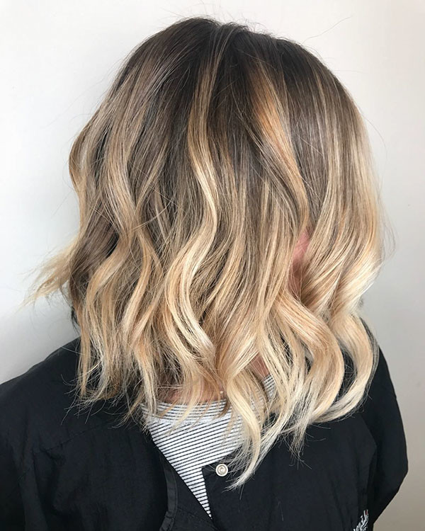 12 short haircuts for wavy hair