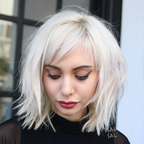 30 short bob with side bangs