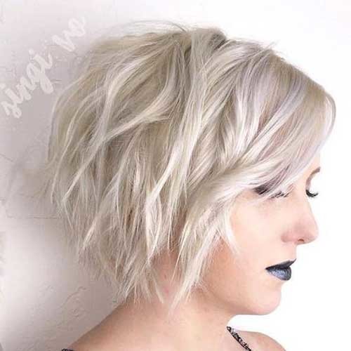 Graduated Shaggy Bob Hairstyle