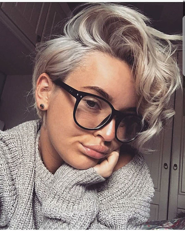 Short Haircut for Curly Hair