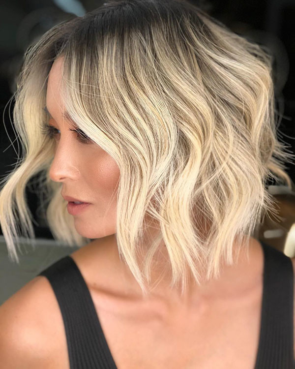 Short Wavy Hairstyle