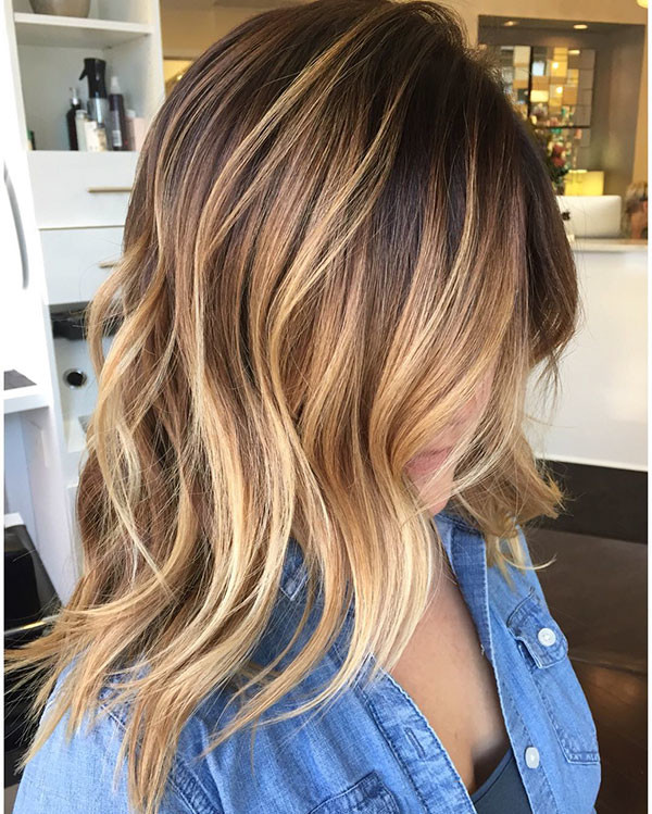 Shoulder Length Highlighted Wavy Hair