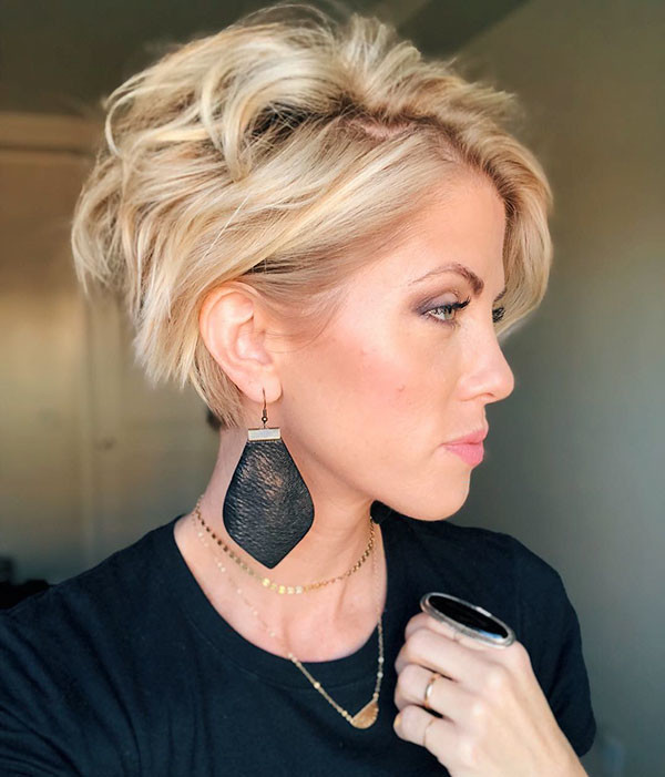 Wavy Short Bob