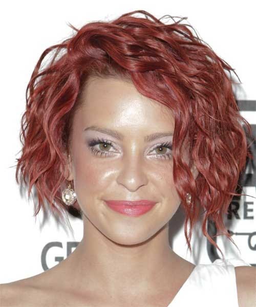 edgy short wavy hair