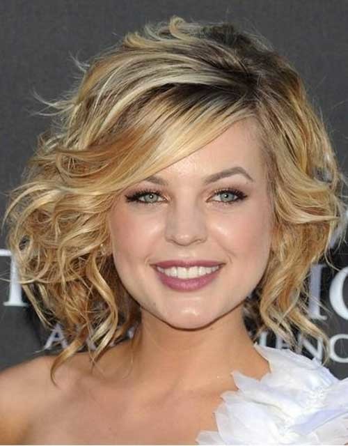 short hairstyles wavy hair 2012