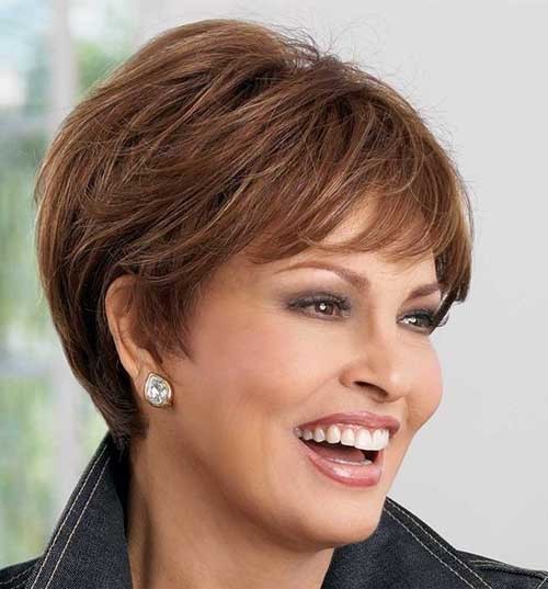 15.Short Hair Women Over 50