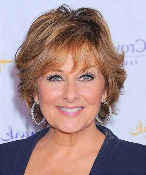 16.Short Hair Women Over 50