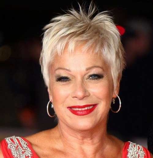 20.Short Hair Women Over 50