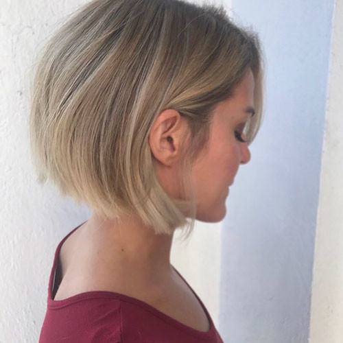 22 dirty blonde bob