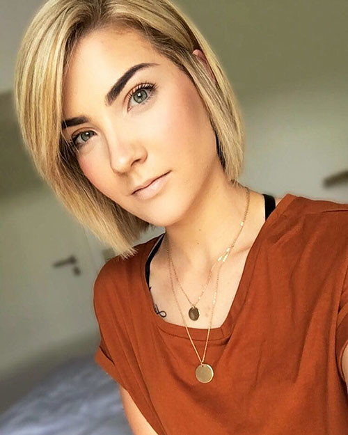 42 short blonde bob