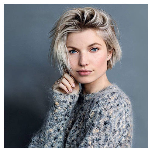45 short blonde bob