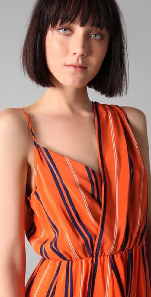 Chic Straight Short Bob Hairstyle