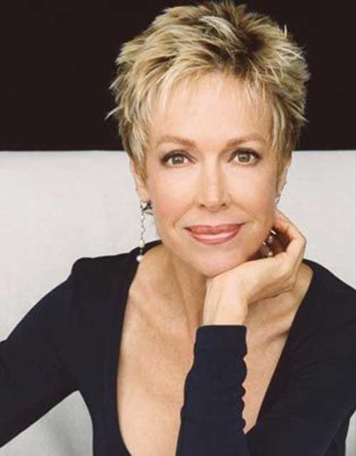 Messy Short Blonde Hair for Women Over 50