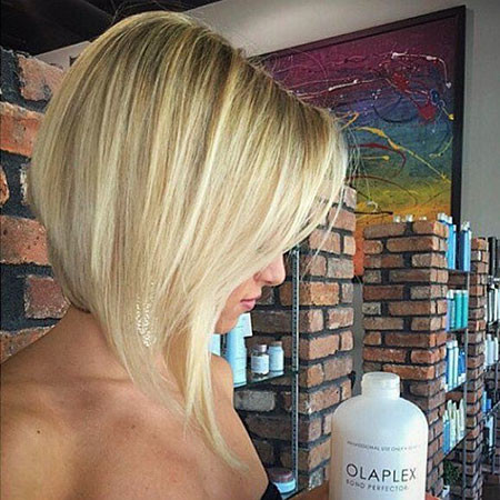 Short Blonde Bob Hairstyle