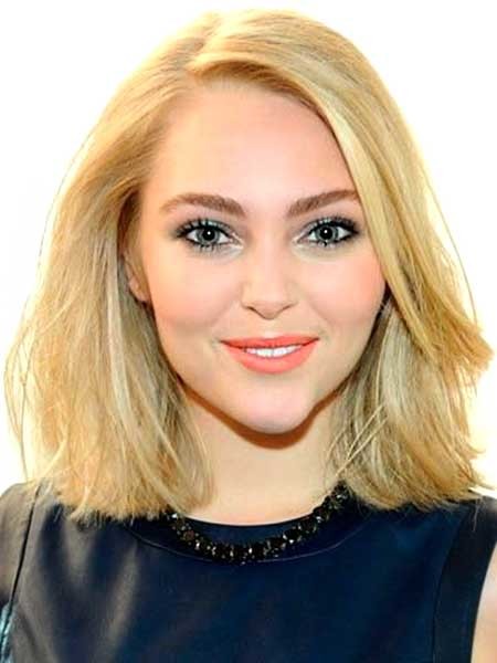 Short Straight Blonde Beautiful Bob