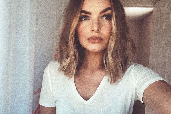 19 short wavy hair women