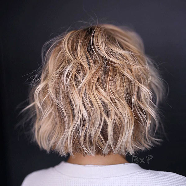 21 short layered wavy hair