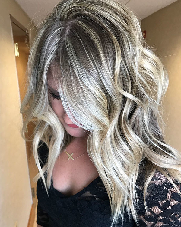 37 short wavy hair women