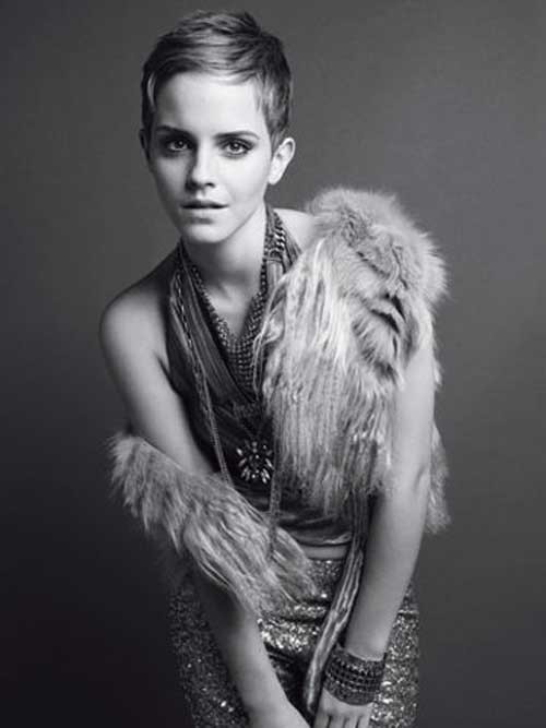 Celebrity Women with Short Hair 8