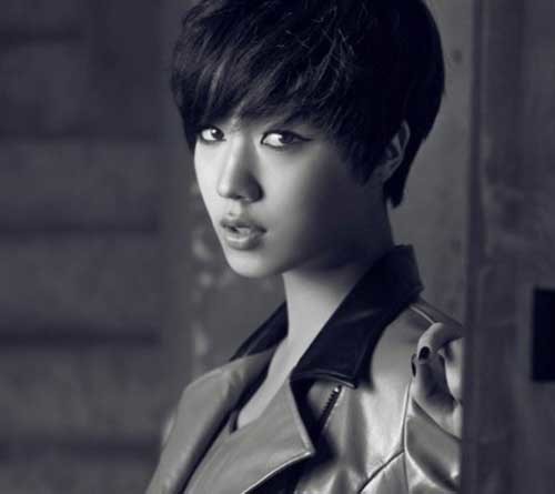 Chic Dark Short Straight Haircut with Bangs