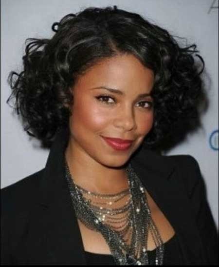Cute and Charming Wavy Bob Hair
