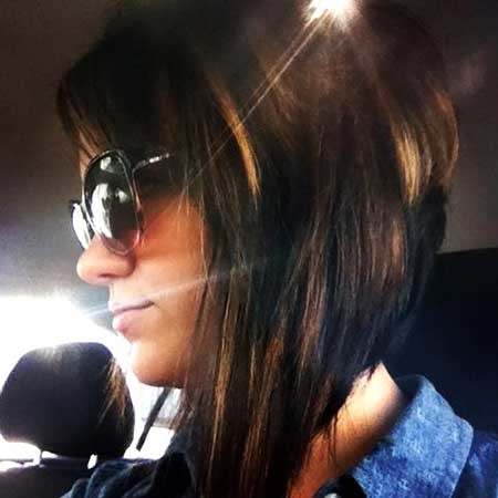 Long Asymmetrical Highlighted Bob Hairdo with Short Bangs