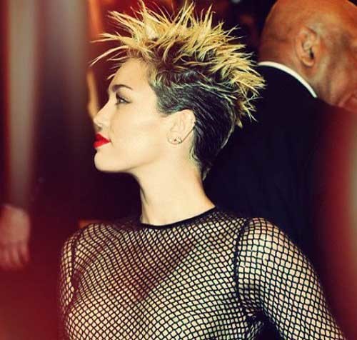 Miley Cyrus short blonde hair 2019