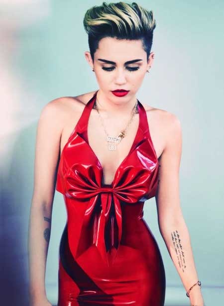 Miley Cyrus’ Awesome and Attractive Black Pixie