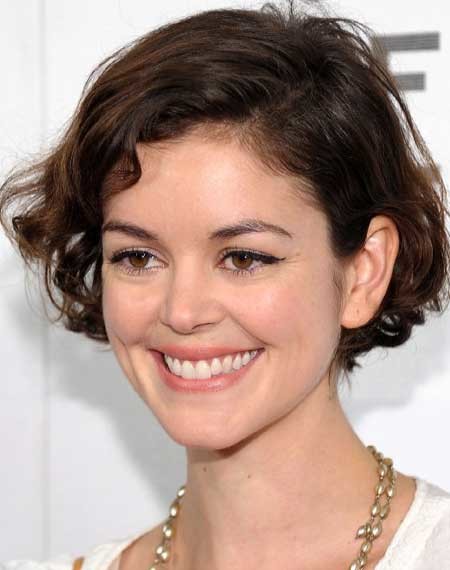 New Short Celebrity Haircuts Nora Zehetner