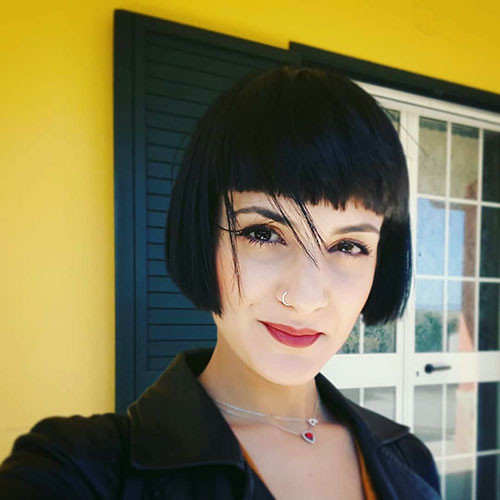 Short Blunt Bob With Bangs 3