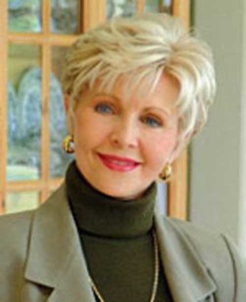 Short Casual Straight Hair Style for Over 50