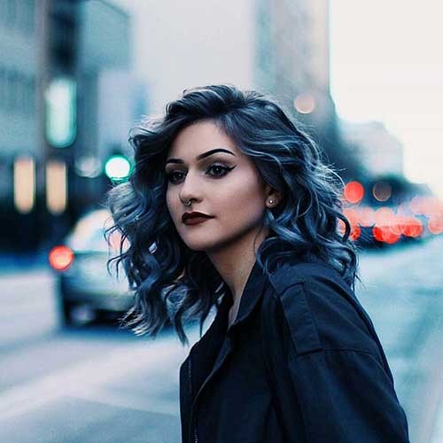 Short Curly Hairstyle
