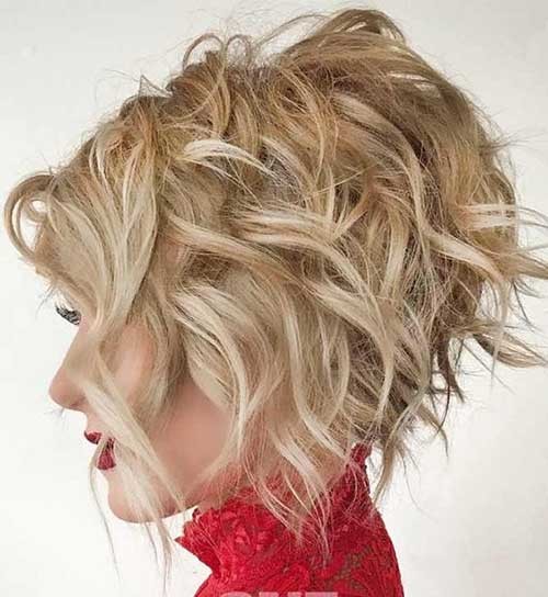 Short Graduated Bob Haircut for Thick Wavy Hair