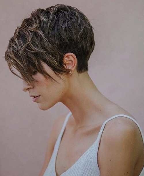 Short Layered Hair 3
