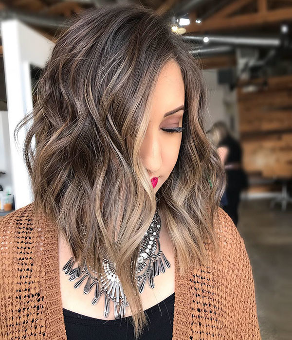 Short Layered Wavy Hair