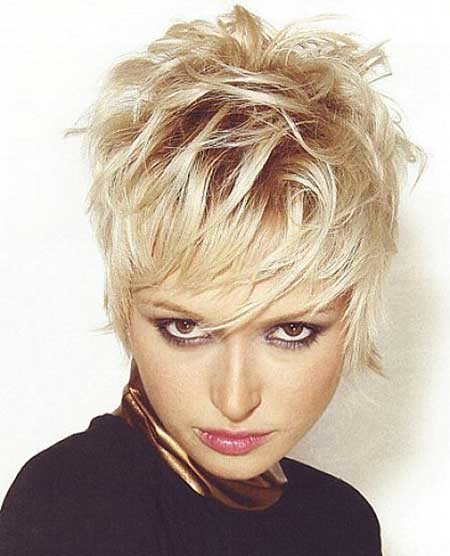 Short Original Boyish Blonde Look