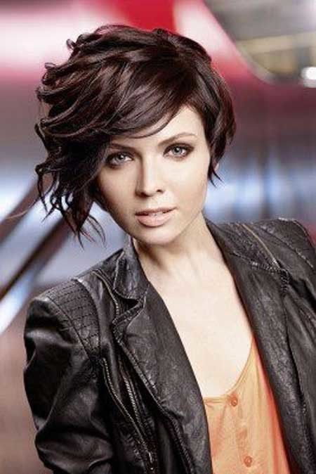 Short Trendy Curly Haircuts 11
