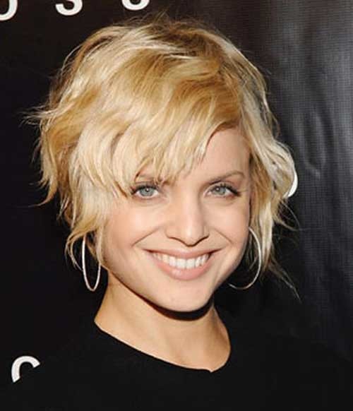 Short Wavy Blonde Hair