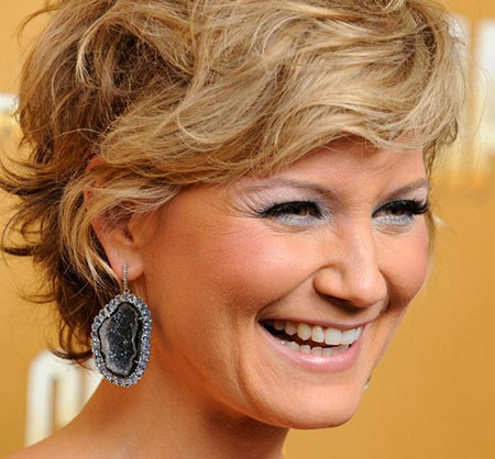 Short Wavy Cute Hair