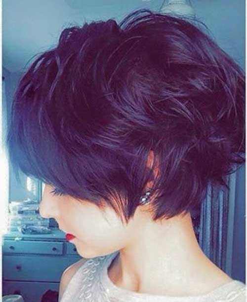 Short Wavy Hair with Dark Color