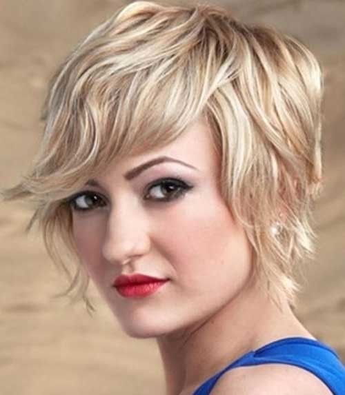 Short Wavy Pixie Haircut for Round Faces