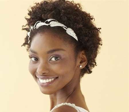 The Pretty and Attractive Short Curly Hair