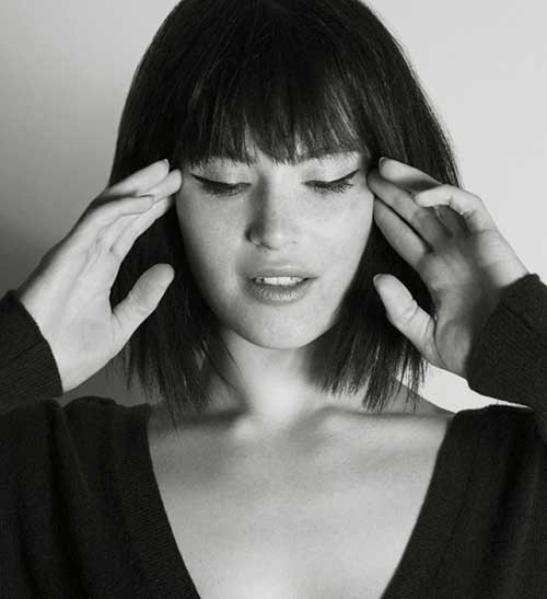 Trendy Short Straight Hairdo with Bangs