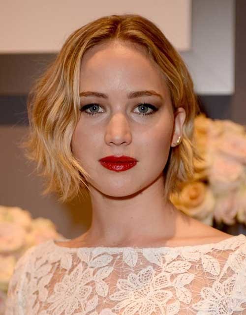 Women Wavy Short Bob Hairstyle