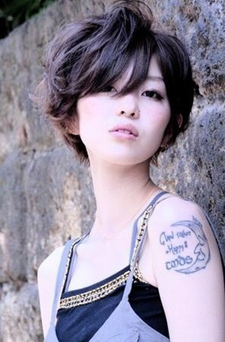Cool And Charming Messy Bob Cut