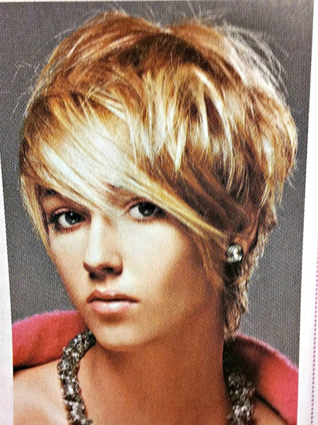 Cool Messy Blonde Bob Cut