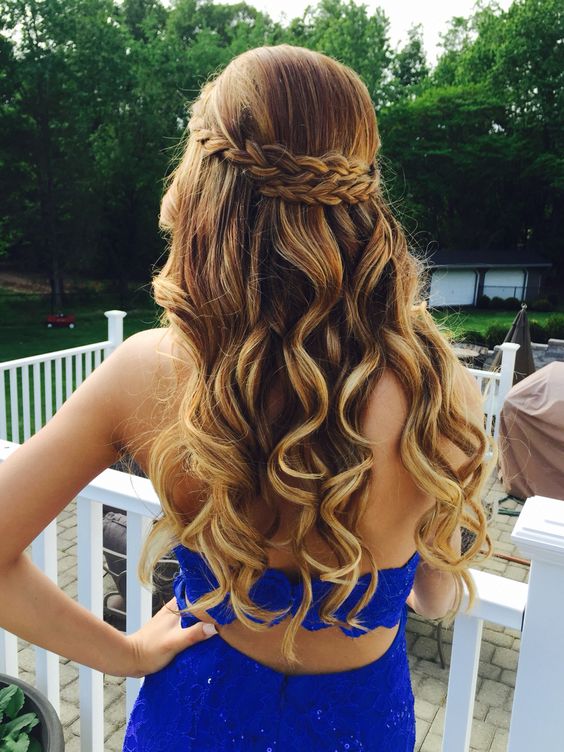Curly Hair for Evening Dress