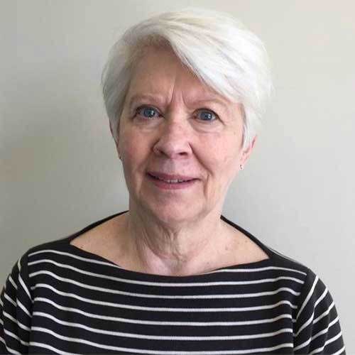 Ideas of Short Hairstyles for Women Over 50.6