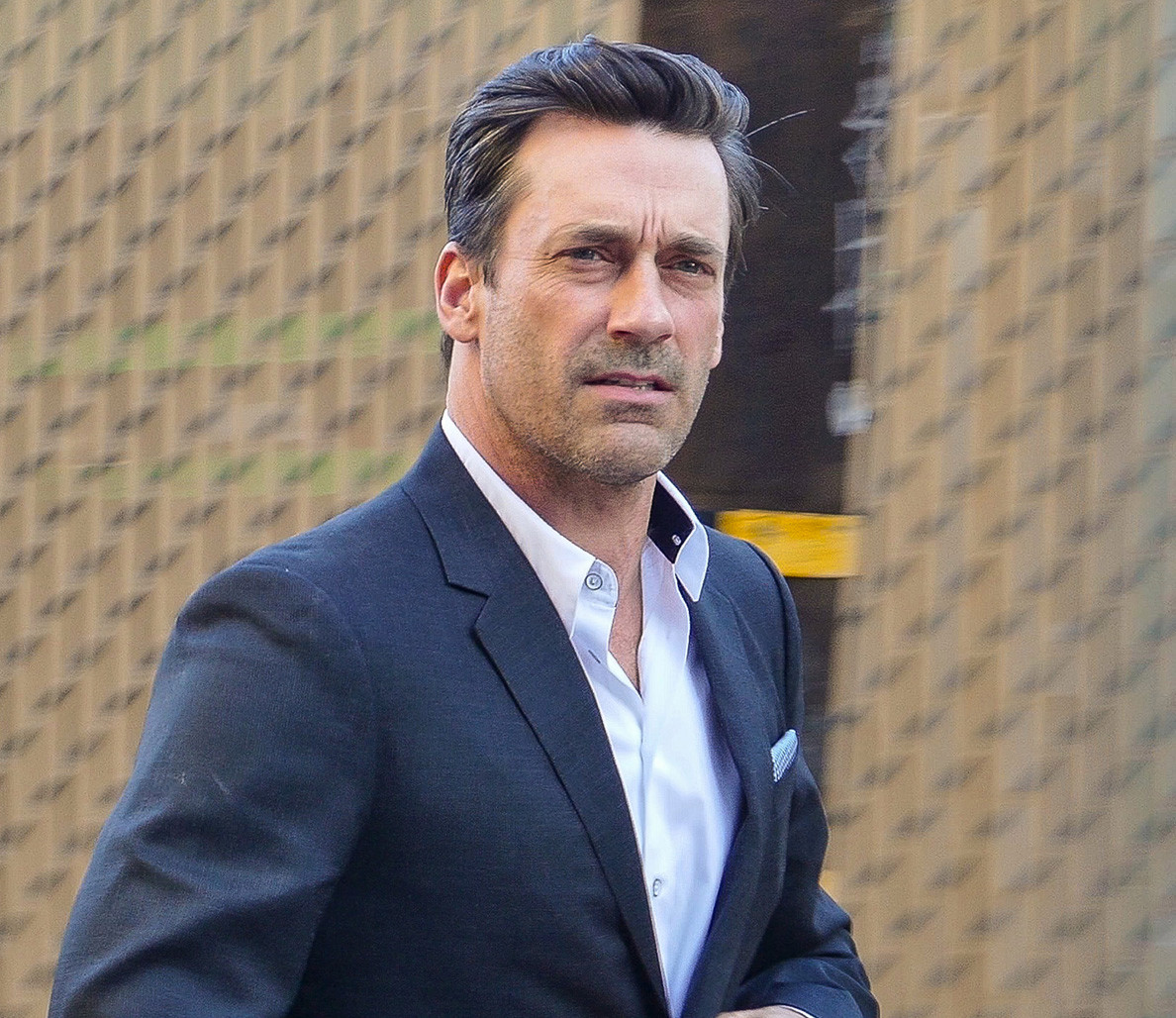 Sleek Comb Back